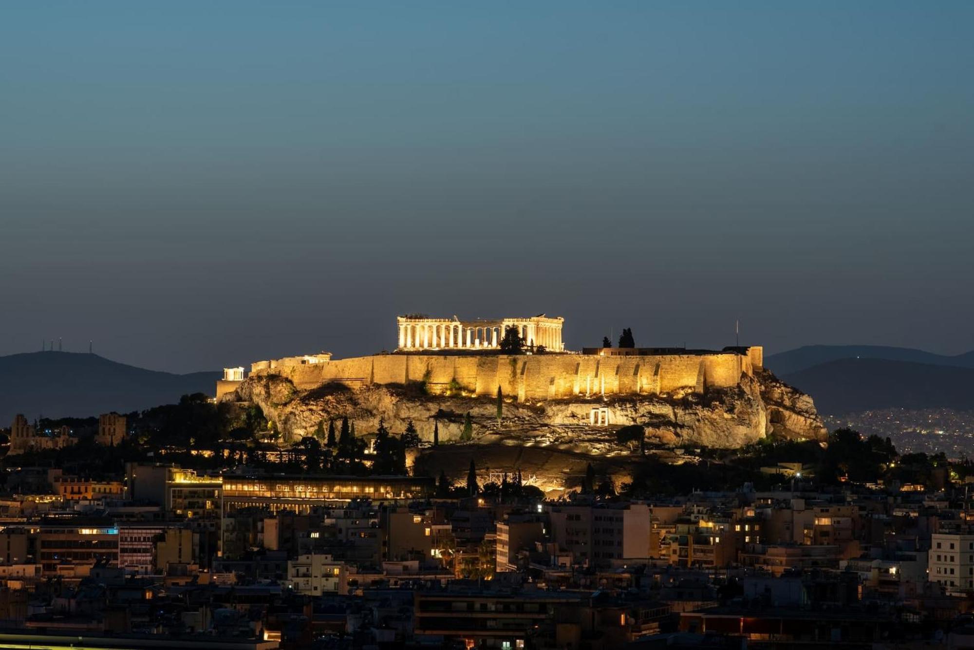 Urban Apt With Stunning Acropolis View & Roofdeck Athén Kültér fotó