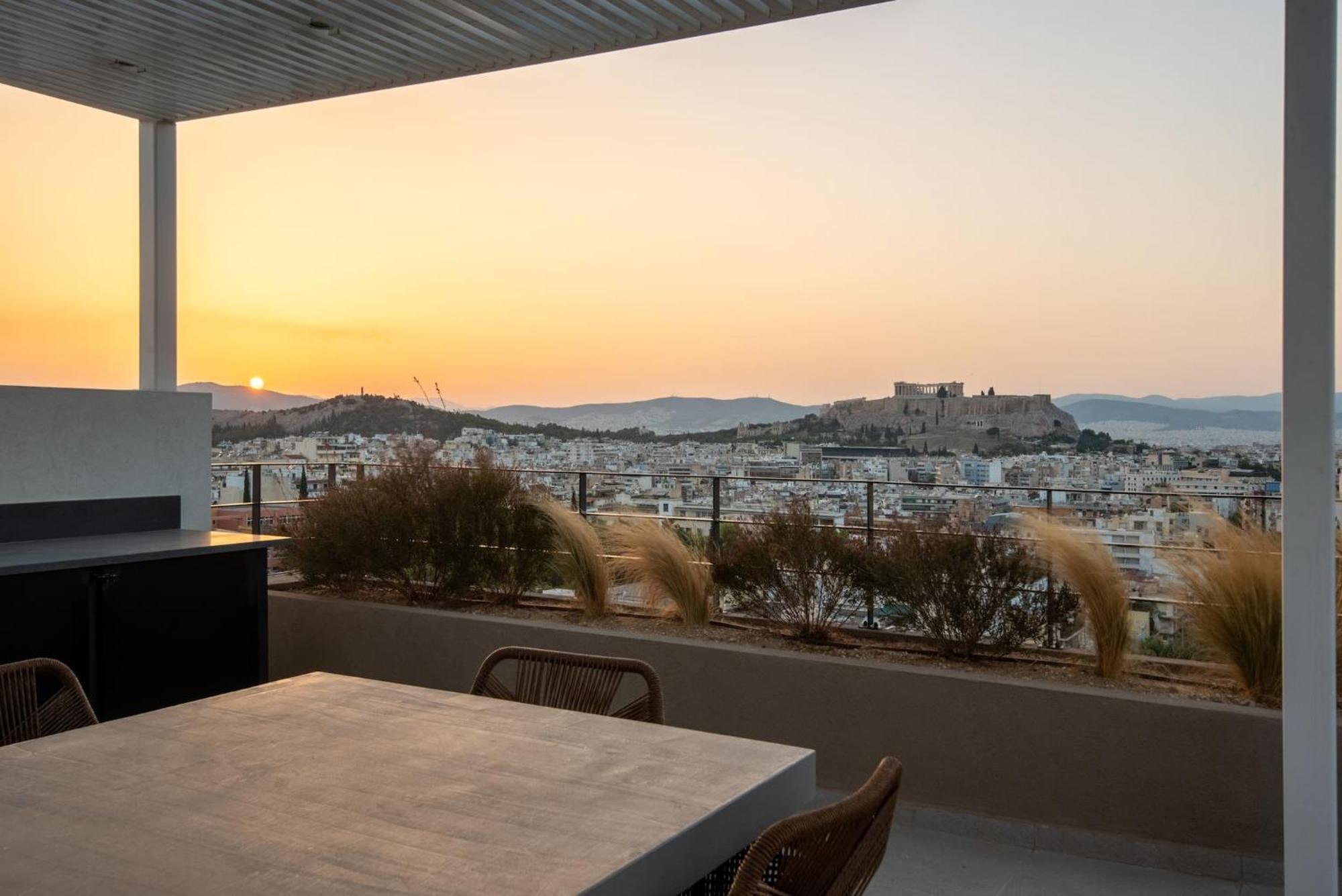 Urban Apt With Stunning Acropolis View & Roofdeck Athén Kültér fotó